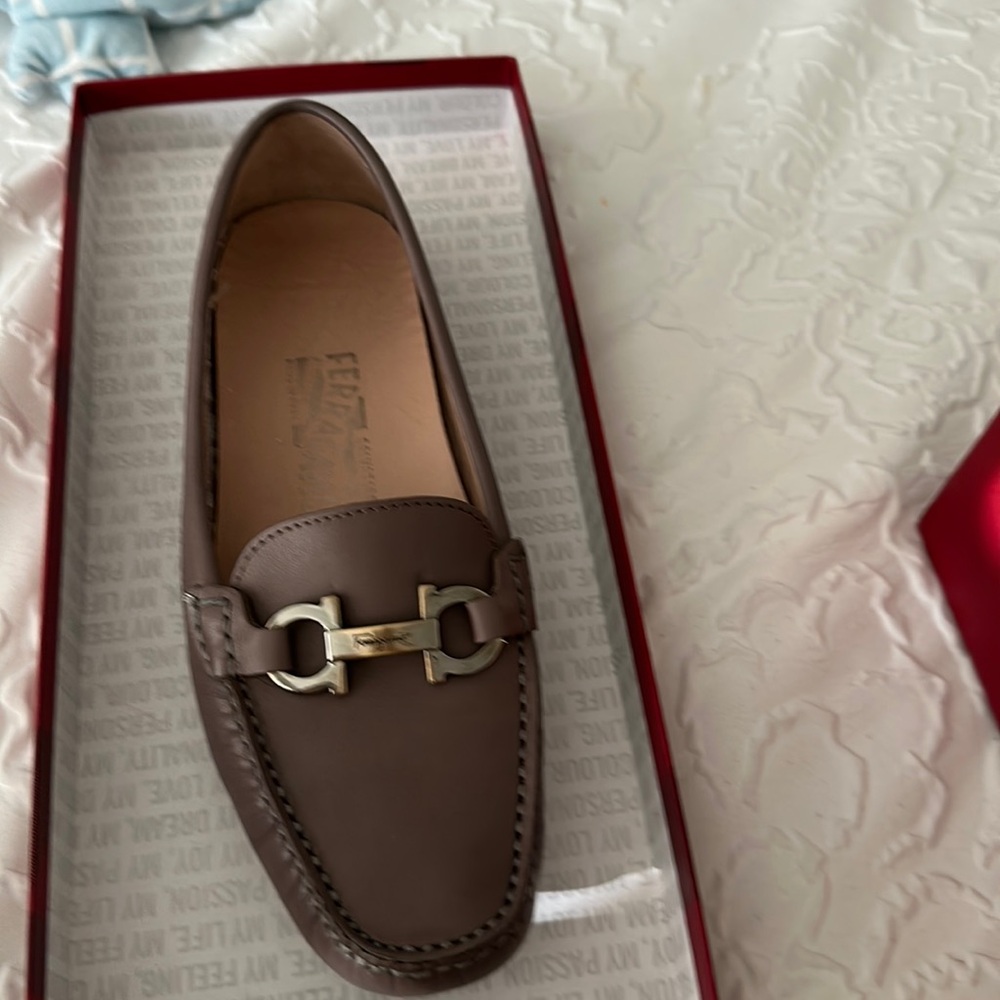 Salvadore Ferragamo size 7